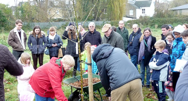 Vanessa Smith and Rev of All Souls Church, Richard Frank