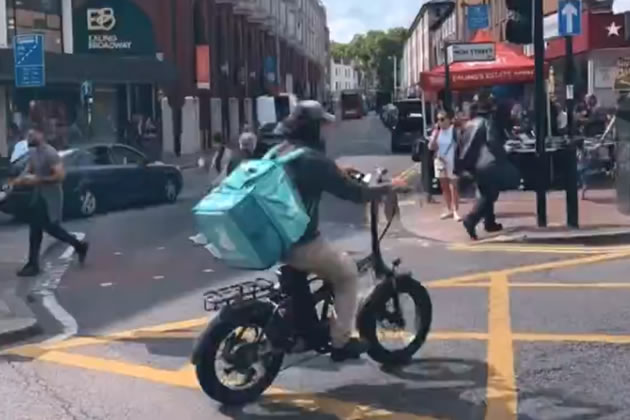 #MakeItSnappy campaign sees ten food and drink vouchers for &pound;25 given out each day