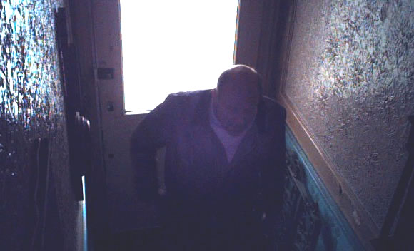 CCTV footage released of man preying on elderly woman in Wandsworth Bridge Road