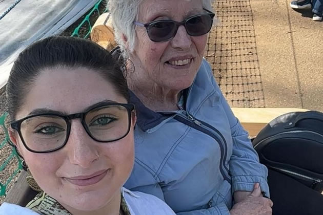Eliz Azeri and her Linked Minds client