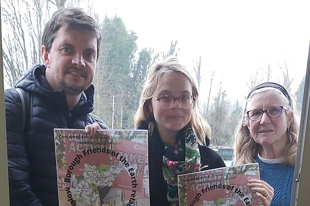 Ted Burke from Friends of the Earth with Karolina Adamkiewicz and Maggie Thorburn 